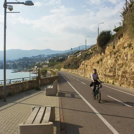 Adiacente A Nobel E Ormond, A * Sanremo